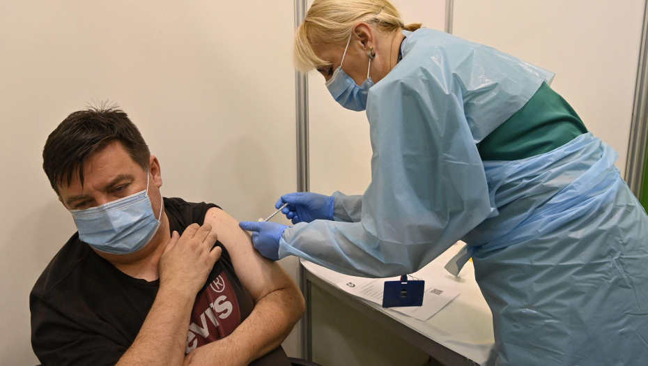 OD PONEDELJKA DOSTUPNA NOVA VAKCINA PROTIV KOVIDA: Evo ko je sve može primiti i koji su uslovi!