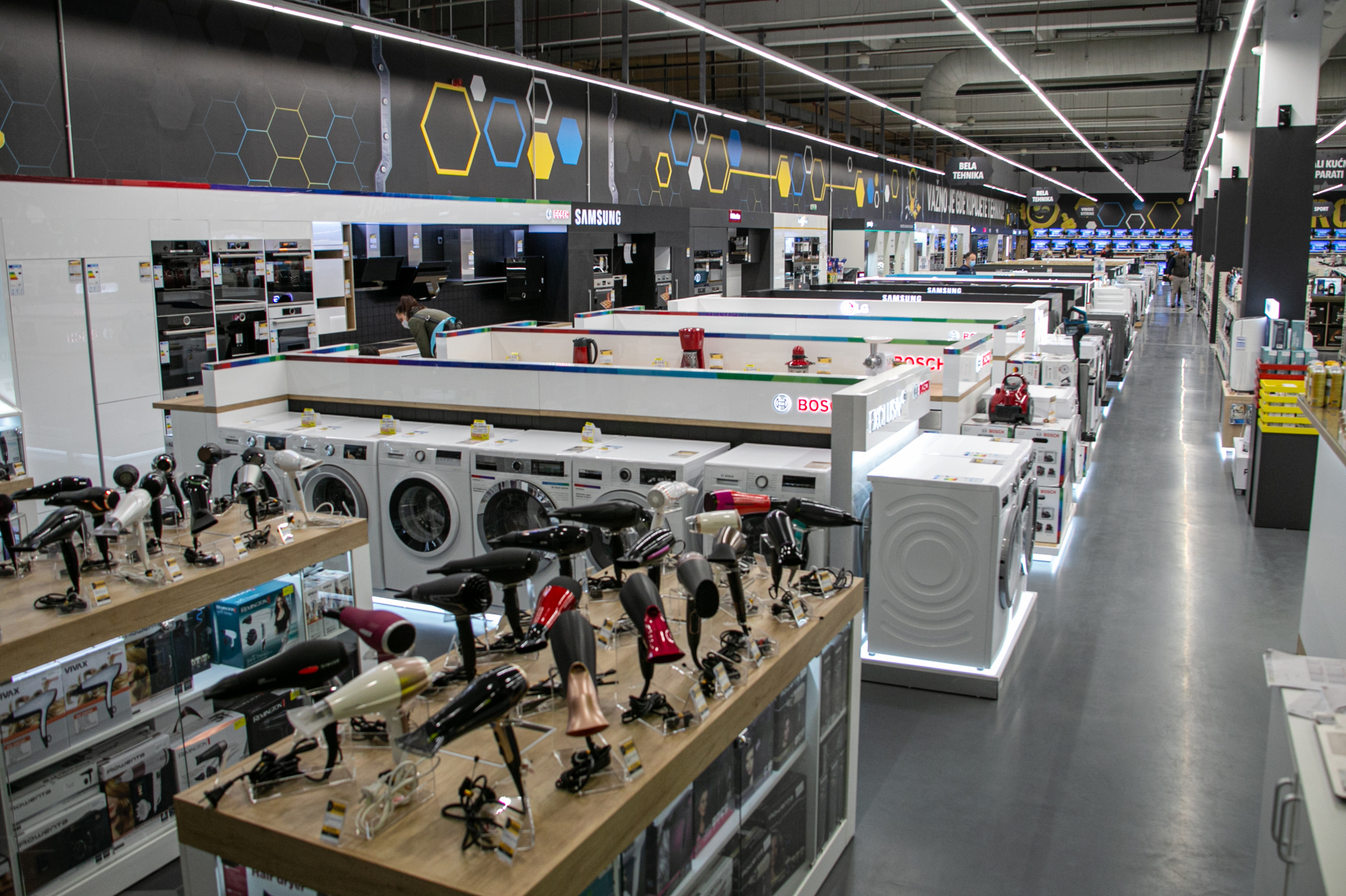 ČAK I ZA VREME NAJVEĆIH GUŽVI: Nema kašnjenja u isporuci tehnike