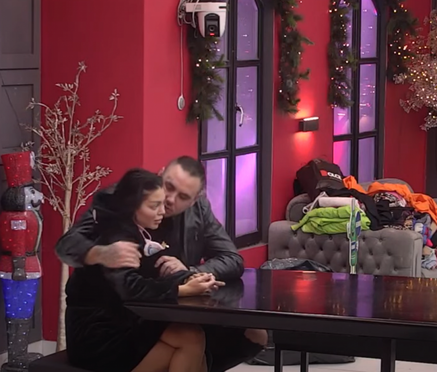 MAJA POKUŠALA DA UBIJE CARA! Marinkovićeva mu stavila nož pod vrat i zapretila: Zaklaću te skote!