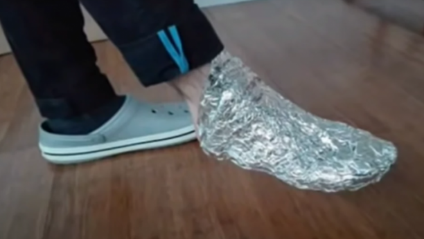 UMOTAJTE STOPALO ALUMINIJUMSKOM FOLIJOM: Od sutra više nećete imati ove boljke, bićete kao novi