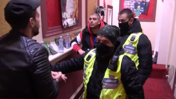 MORALO DA REAGUJE OBEZBEĐENJE Mihić i Dejan opet u žestokom sukobu, Stefan mu poručio da je Dalilina igračkica!