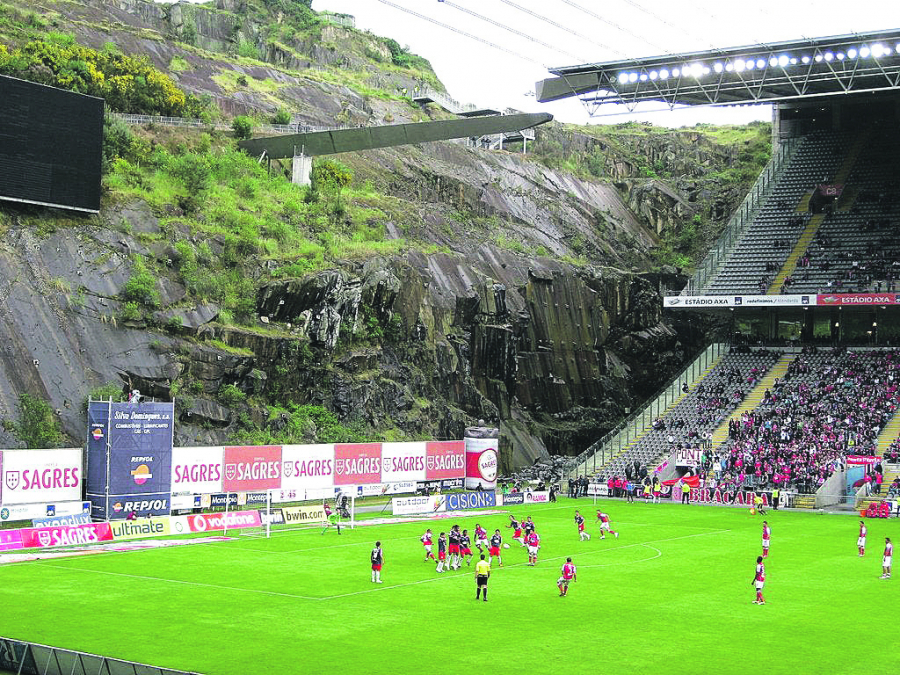 REMEK-DELO Reporter Alo! u Bragi, na jednom od najčudnijih stadiona na svetu - KAMENOLOMU!