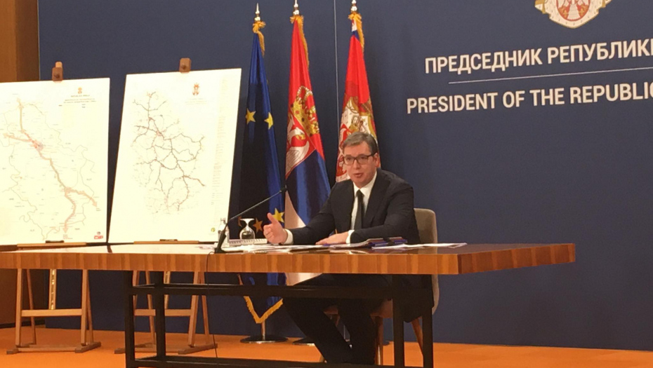 FANTASTIČNA VEST! Vučić najavio novi rast plata i penzija!