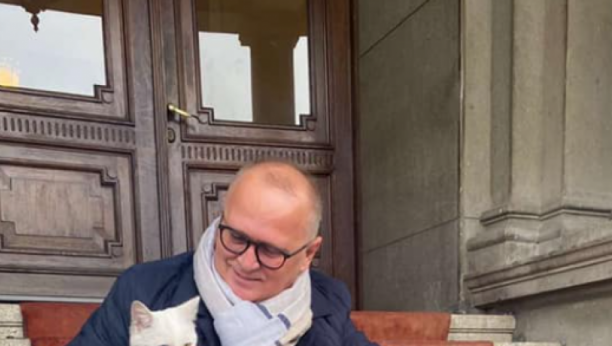 VESIĆ ZAGRLIO KRZNENOG PRIJATELJA: Za sada je kod nas! (FOTO)