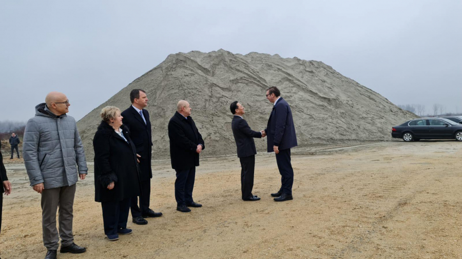 POLOŽEN KAMEN TEMELJAC ZA FABRIKU NIDEK Milijardu evra stiže u Srbiju