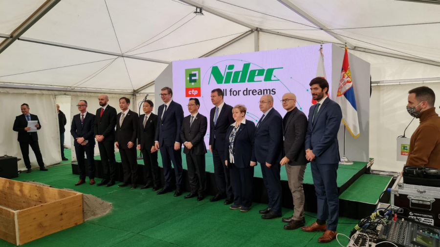 POLOŽEN KAMEN TEMELJAC ZA FABRIKU NIDEK Milijardu evra stiže u Srbiju