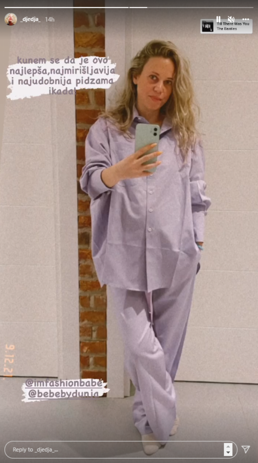 BEZ ŠMINKE, U PIDŽAMI ODUŠEVILA SVE Trudna devojka Andrije Miloševića raspametila sve fotografijom na kojoj se vidi trudnički stomak! (FOTO)