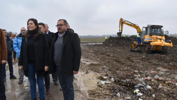 IRENA VUJOVIĆ OBIŠLA DEPONIJU U SOVLJAKU: Ta slika mora da se menja i na tome intenzivno i radimo (FOTO)