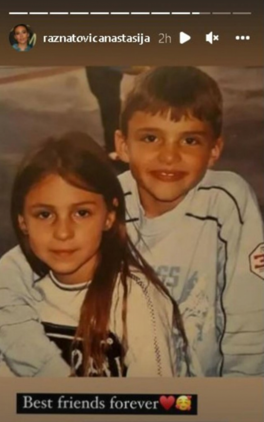 SLAVLJE U DOMU RAŽNATOVIĆA! Anastasija se oglasila uz emotivne reči upućene Veljku, a evo šta je povod!