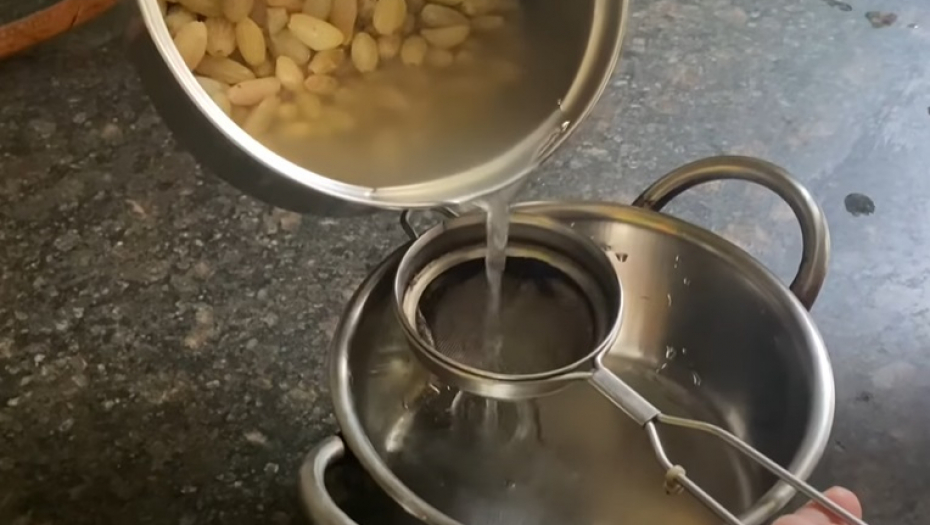 BOMBA ZA KRVNU SLIKU Samo 3 kašike dnevno ove mešavine povećaće hemoglobin na maksimum