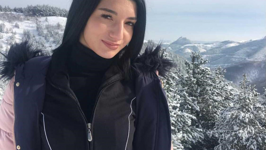 POTREBNA POMOĆ ZA SANELU Operacija za zdravlje