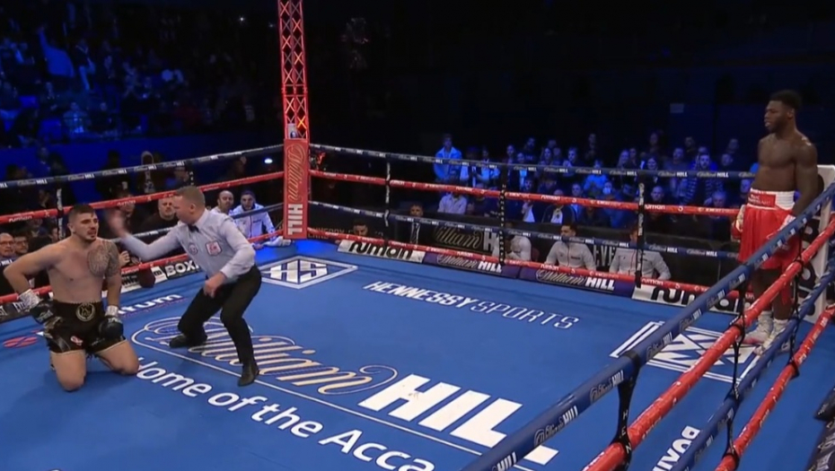 CRNOGORAC NIJE IZDRŽAO NI RUNDU PROTIV ČEMBERLEJNA Dilan Prašović ponovo poražen u Londonu!