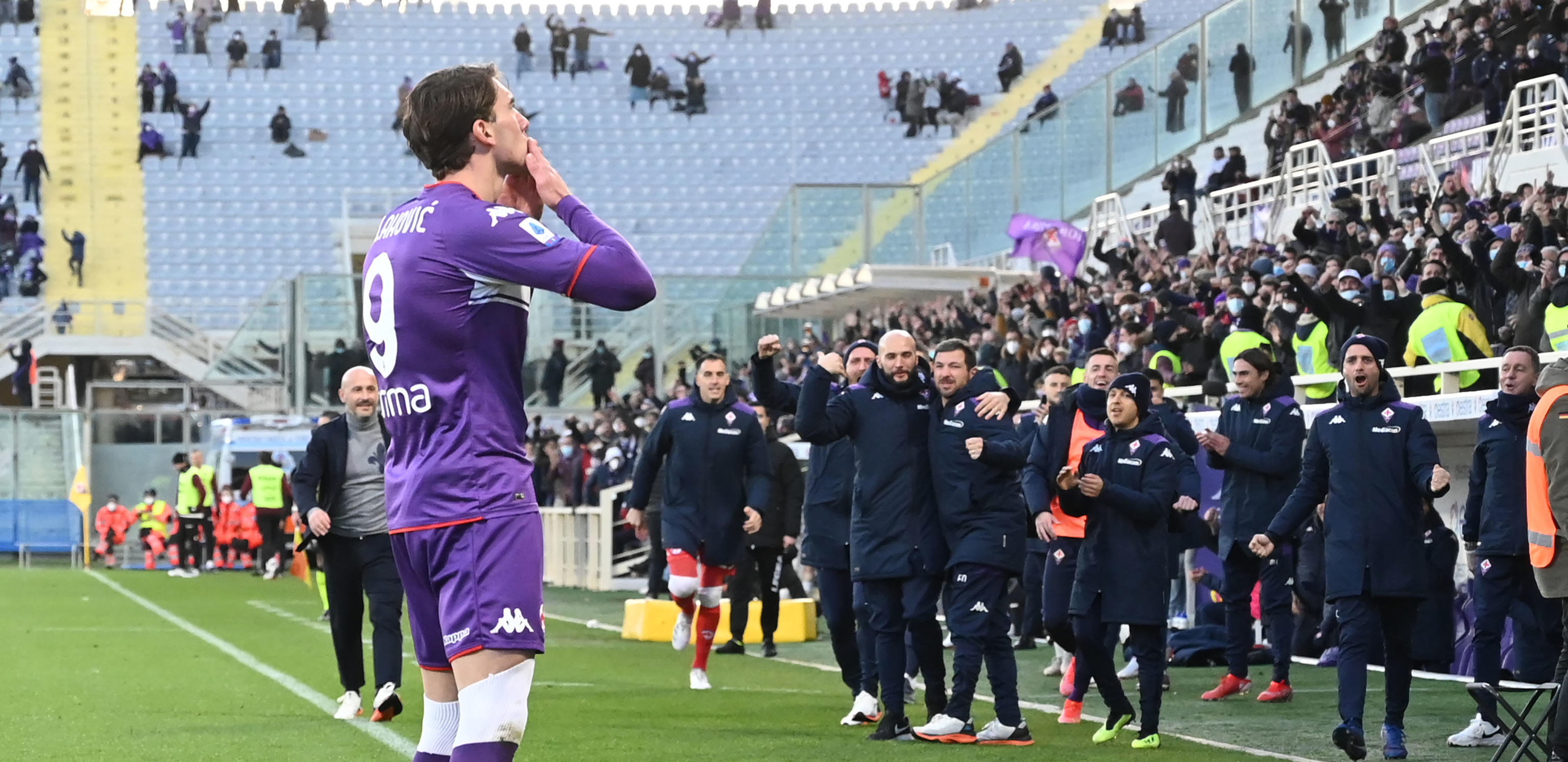 GOTOVO JE! SRBIN IDE IZ ITALIJE! Fiorentina dovela zamenu Vlahoviću! (FOTO)