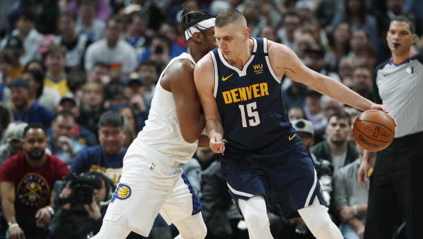 SPREMA SE BOMBA U NBA LIGI! LEJKERSI KRENULI PO CENTRA! Lebron naredio: Dovedite mi njega!