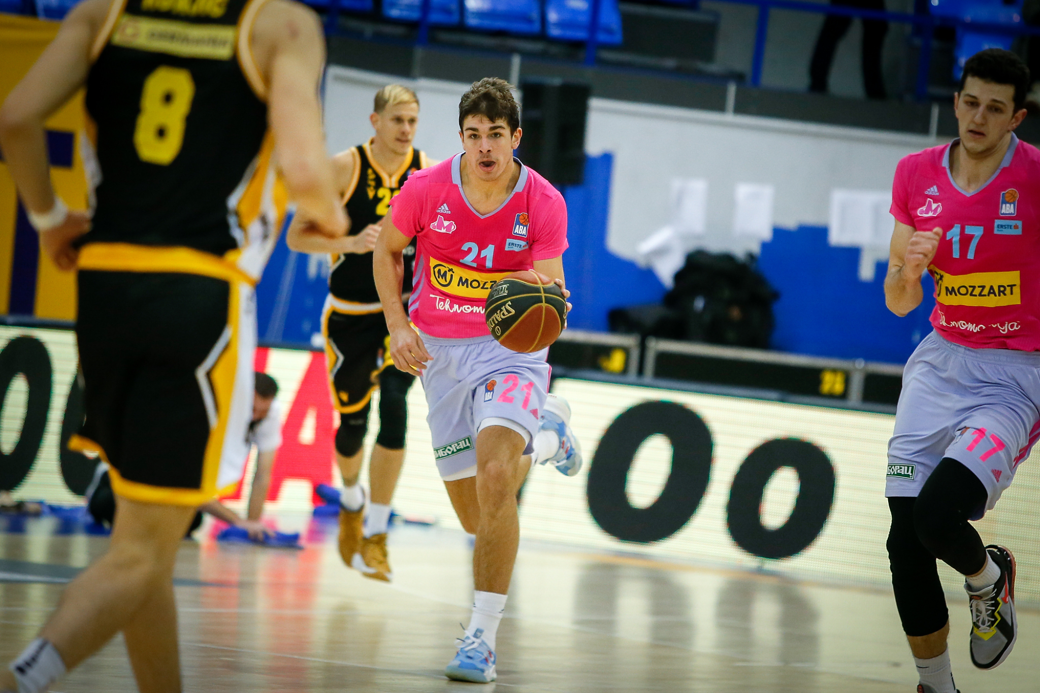 MEGA LAKO PROTIV HRVATA! Jović blistao za petu pobedu u sezoni! (VIDEO)