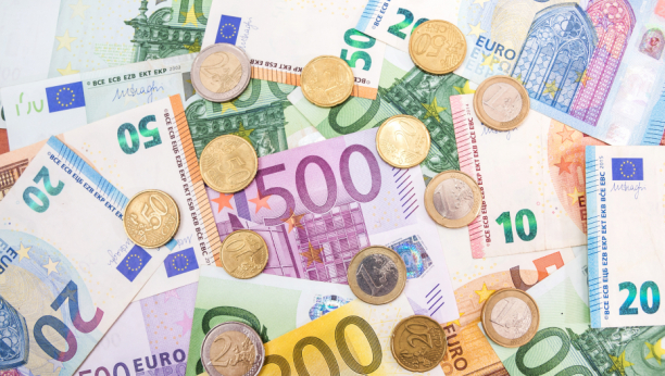 MENJA SE KURS Evo koliko danas košta evro