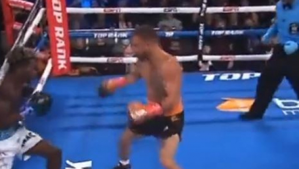 PREBIO PROTIVNIKA,  A ONDA ODUŠEVIO SVE FER-PLEJ POTEZOM! Neverovatni Lomačenko bez problema stigao do još jedne pobede!