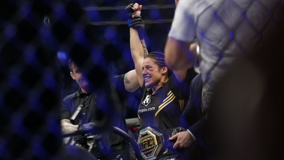 SUPER MAMA UNIŠTILA MMA ŠAMPIONKU! Julijana napravila najveće iznenađenje u istoriji borilačkog sporta, odmah nakon meča njen najbolji prijatelj je uhapšen! (VIDEO)