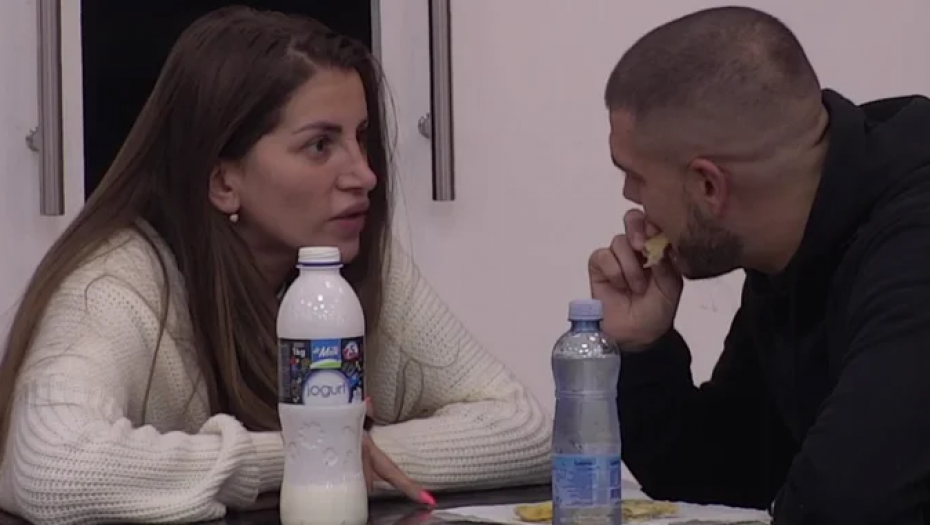 TUKLI SE I KOD KUĆE! Dalila otkrila da ju je Dejan čupao za kosu, on tvrdi da mu je razbila nos! (VIDEO)