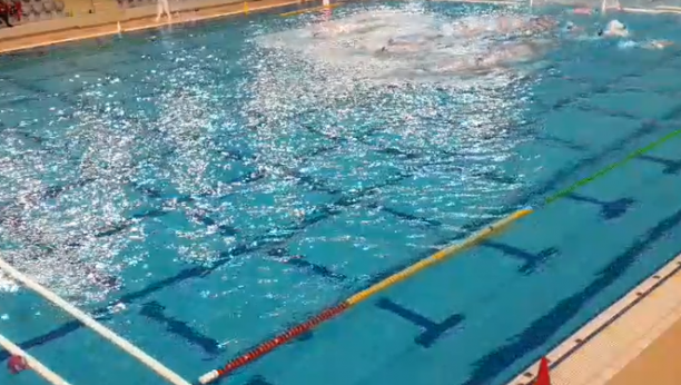 BRUTALNA TUČA SRPKINJA I HRVATICA! Nikad viđena frka u bazenu, jedna igračica završila u bolnici! (VIDEO)