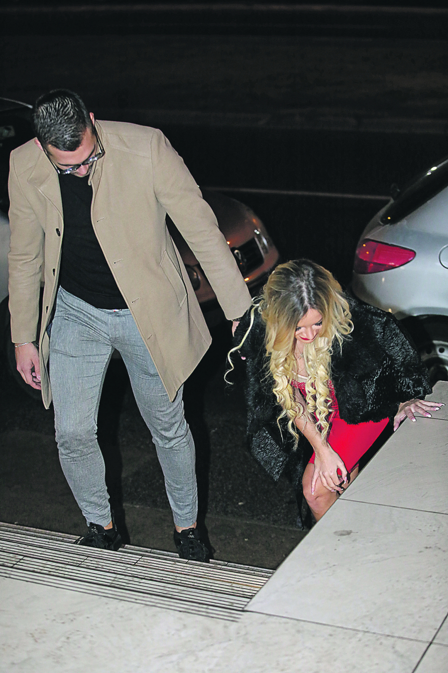 BIVŠI ZADRUGARI KRŠILI SAOBRAĆAJNE PROPISE Anja i Cvele doživeli peh! (PAPARACO)