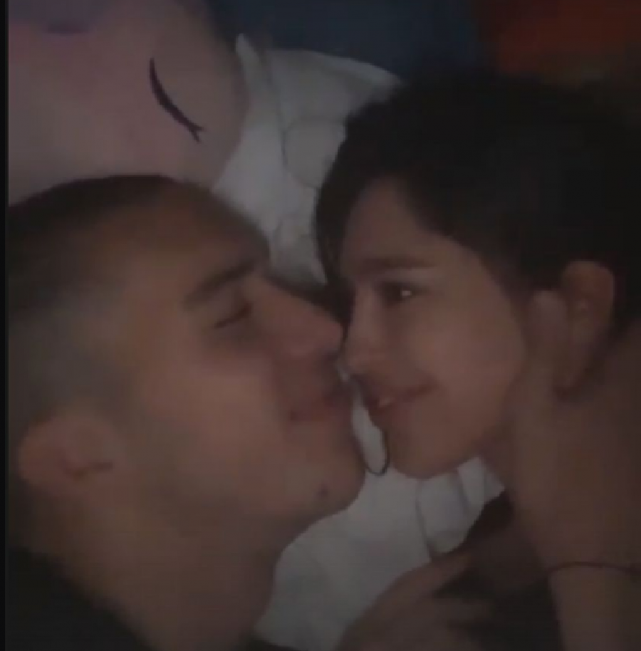 LJUBAVNE IGRARIJE HARISOVE ĆERKE IZ KREVETA! Đina podelila romantični video iz postelje sa dečkom i šokirala mnoge