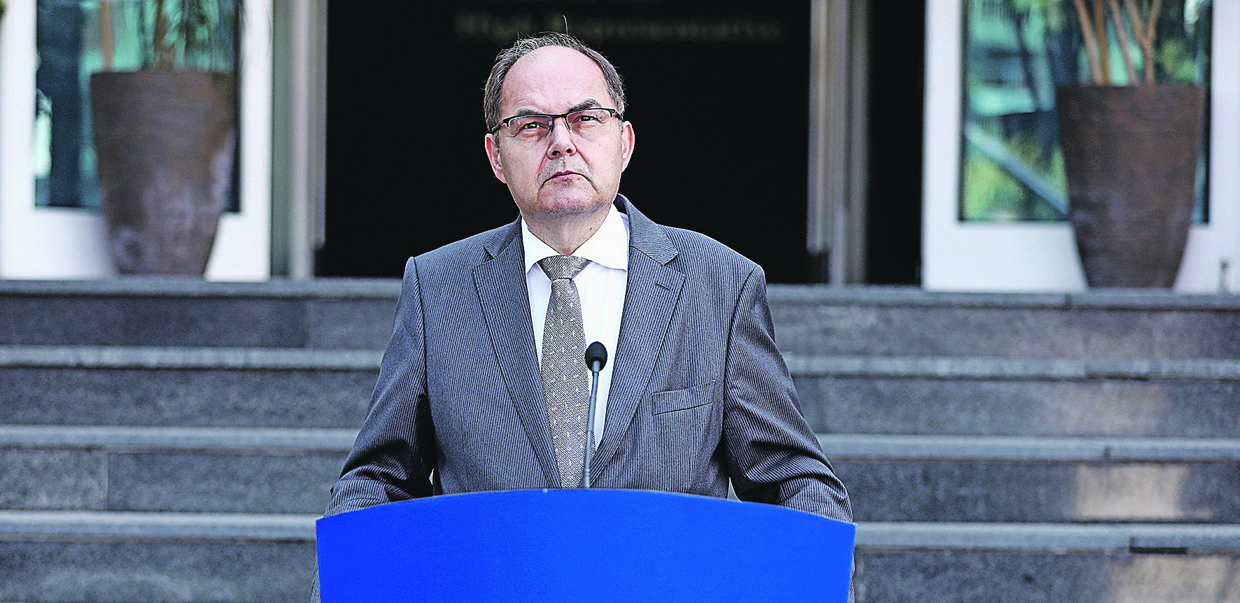 ODLUČAN I ODGOVORAN, A NEPRIZNAT Šmit osudio zaključke NSRS