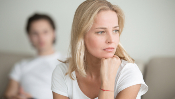 Kada žena prestane da voli: Ovo su sigurnci znaci da su prestala osećanja prema partneru
