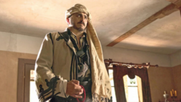 POSLE RATA U BOSNI ZAVRŠIO U LUDNICI Ostvario saradnju sa Anđelinom Džoli, u "Nečistoj krvi" učestvuje u scenama silovanja, a tek sad se govori o njegovoj teškoj životnoj priči