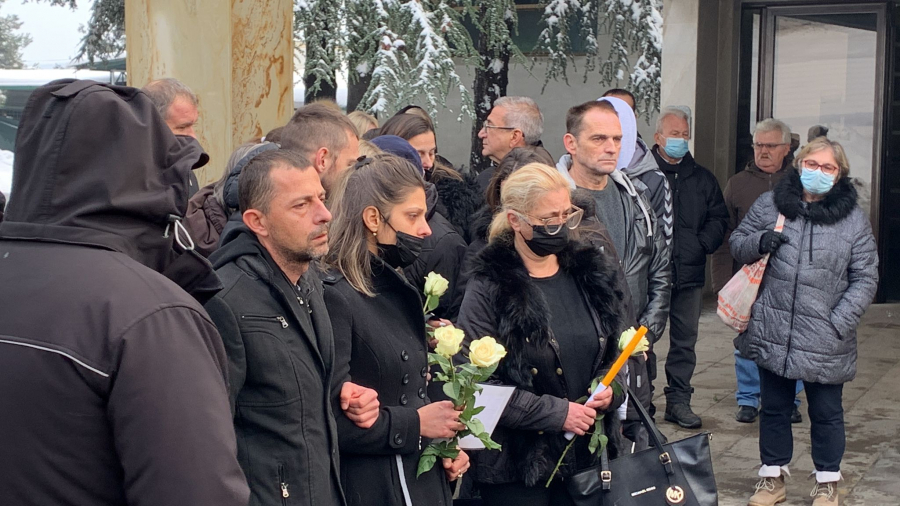 POSLEDNJE REČI KIKINE MAJKE RAZARAJU DUŠU: Bebo otišla si na bolje mesto, gde nema mržnje i pakosti...