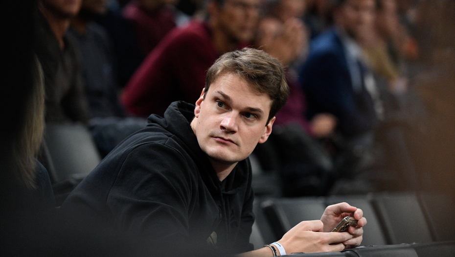 OLIMPIJSKI ŠAMPION SILOVAO TRENEROVU ĆERKU? Ogroman skandal, slavni sportista se ovako pravda!