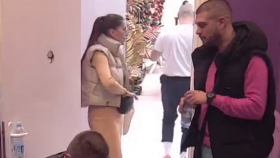 RAZMIŠLJAJU O BUDUĆNOSTI! Dalila i Dejan već kuju planove o tome šta će raditi kada napuste rijaliti, ne shvataju da ih sve vreme snimaju kamere!