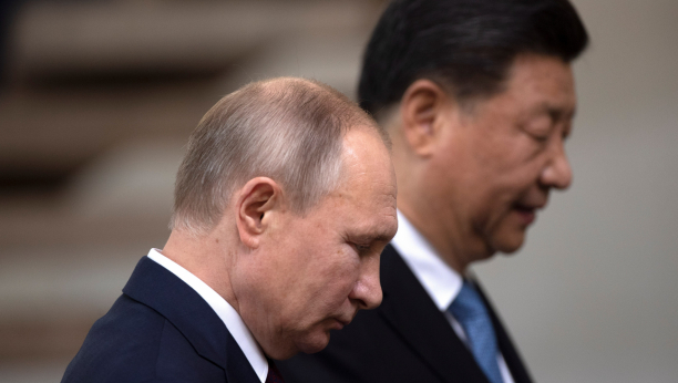 AMERIKA DRHTI Dogovorile se Rusija i Kina!