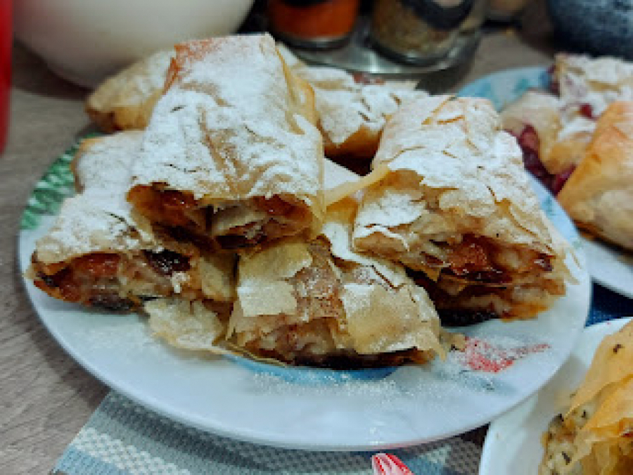 NAJBOLJI RECEPTI IZ BAKINOG KUVARA Tri vrhunske posne pite, slane i slatke, odlučite sami (VIDEO)