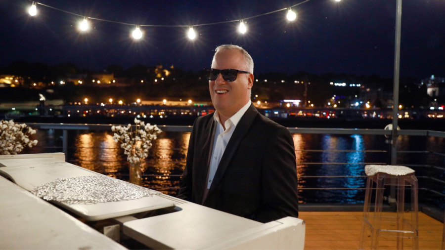 IZAŠAO NOVI ALBUM SAŠE MATIĆA! Duet sa Rozgom obara rekorde, a pesma Marine Tucaković je posebna!