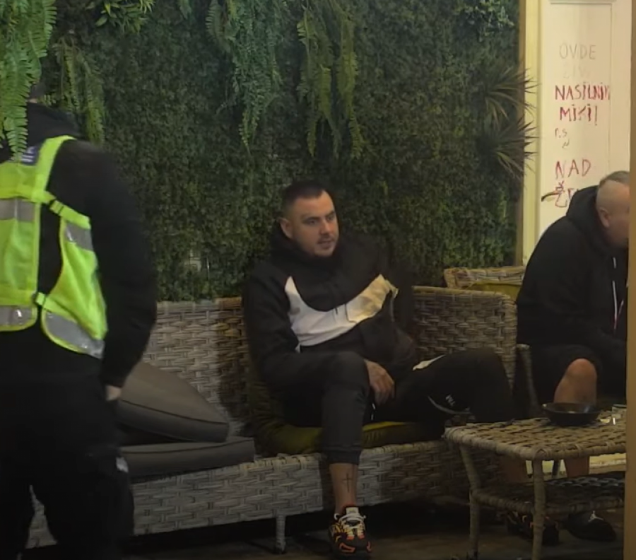 DEFINITIVNO KRAJ! Posle brutalne svađe, Maja spakovala svoje stvari i vratila se u sobu, pa žestoko zapretila Caru: Unakaziću te!