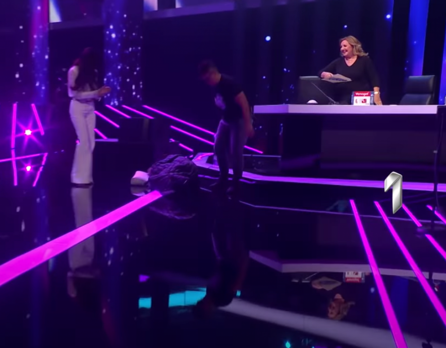 HAOS U ZVEZDAMA GRANDA! Saša Popović završio na podu, Ceca i Marija odmah pritrčale do njega! (FOTO)