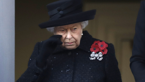 UZNEMIRUJUĆE VESTI STIŽU IZ BRITANIJE Kraljica Elizabeta će provesti Božić zaključana u četiri zida!?