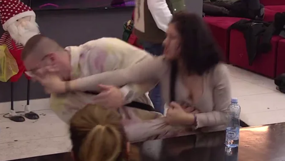 NE GLEDA GDE UDARA Milica nasrnula na Mensura, zadrugari šokirani njenim ponašanjem!