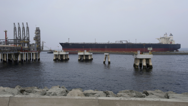 STIGLI KONTEJNERI ZA RUSE Brod sa ruskim tovarom uplovio u Barencburg
