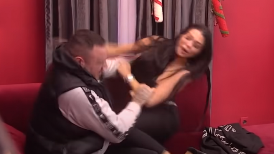 NEVIĐENI HAOS U BELOJ KUĆI Maja nasrnula na Cara, šamarala ga i udarala, pale jezive pretnje i uvrede, odmah uletelo obezbeđenje