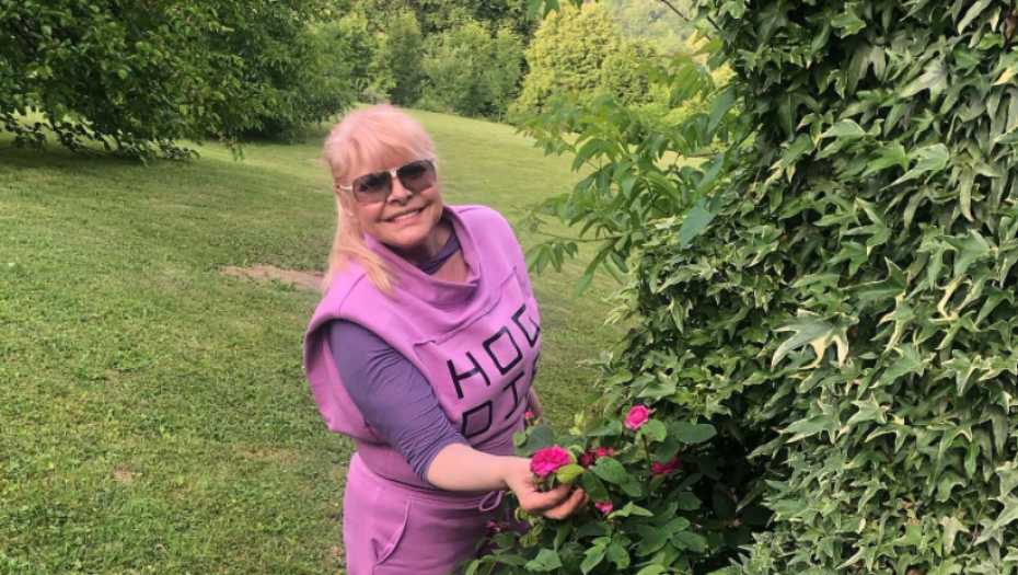 NISU GA PREPOZNALI Hanka Paldum podelila fotografiju sa kolegom, on neprepoznatljiv, iako ima isti stil kao nekada, a evo o kome je reč! (FOTO)