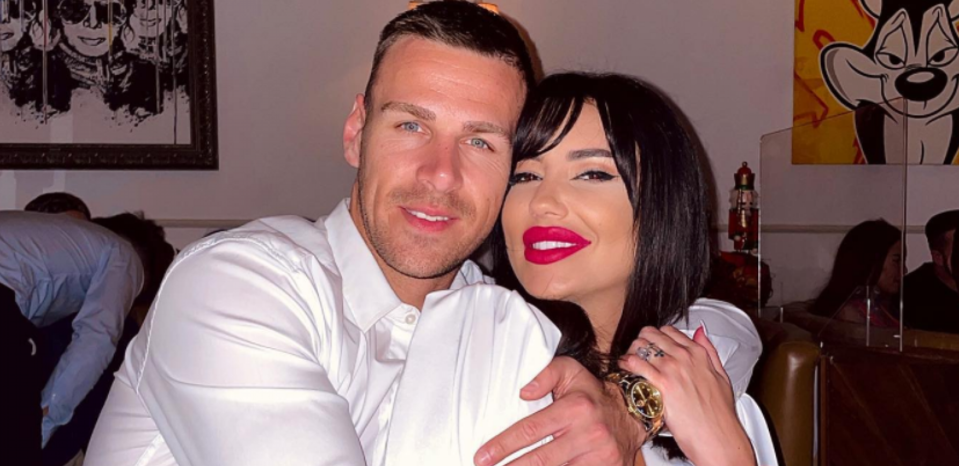 NASLEDNICA KAĆE I GOBELJE Pevačica raznežila javnost fotografijom ćerke