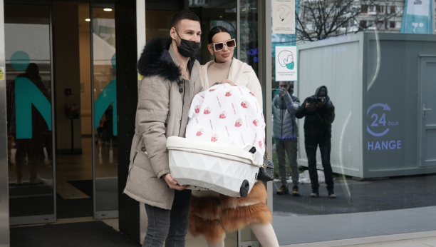 GOZBA ZA PRINCEZU! Evo šta se sve našlo na trpezi Gobeljića nakon što je Katja stigla kući!