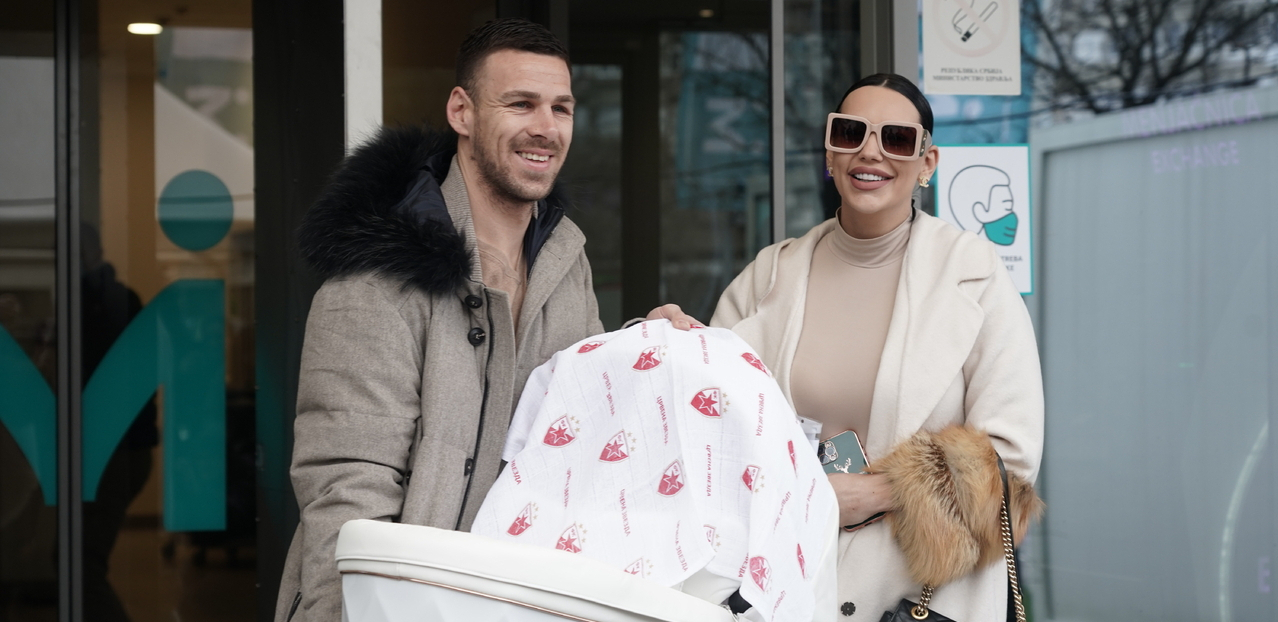 PLAŠIM SE DA KAĆINOJ BEBI NE PRESENEM KORONU! Poznata pevačica u strahu, neće posetiti koleginicu samo iz jednog razloga!