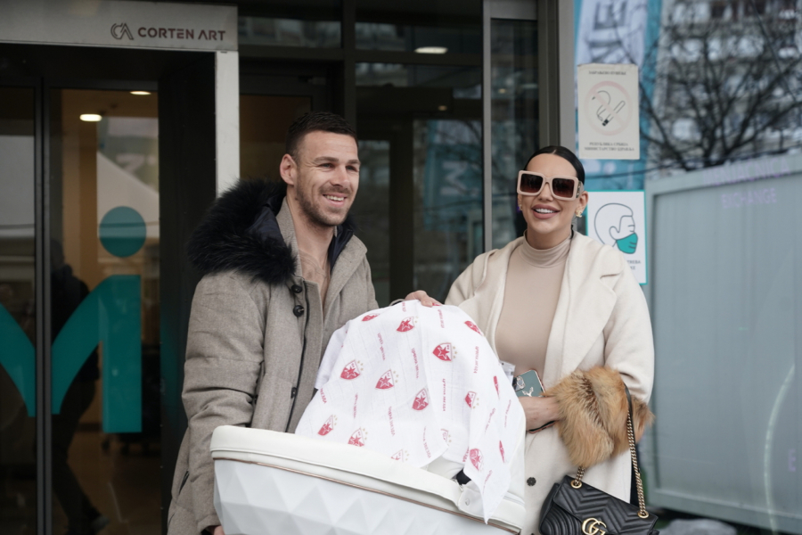 ZA PRINOVU CELA SOBA DOŠLA IZ ITALIJE! Gobelja potrošio 7.000 za dečiji kutak, a Kaća ima dve dadilje, evo zašto!