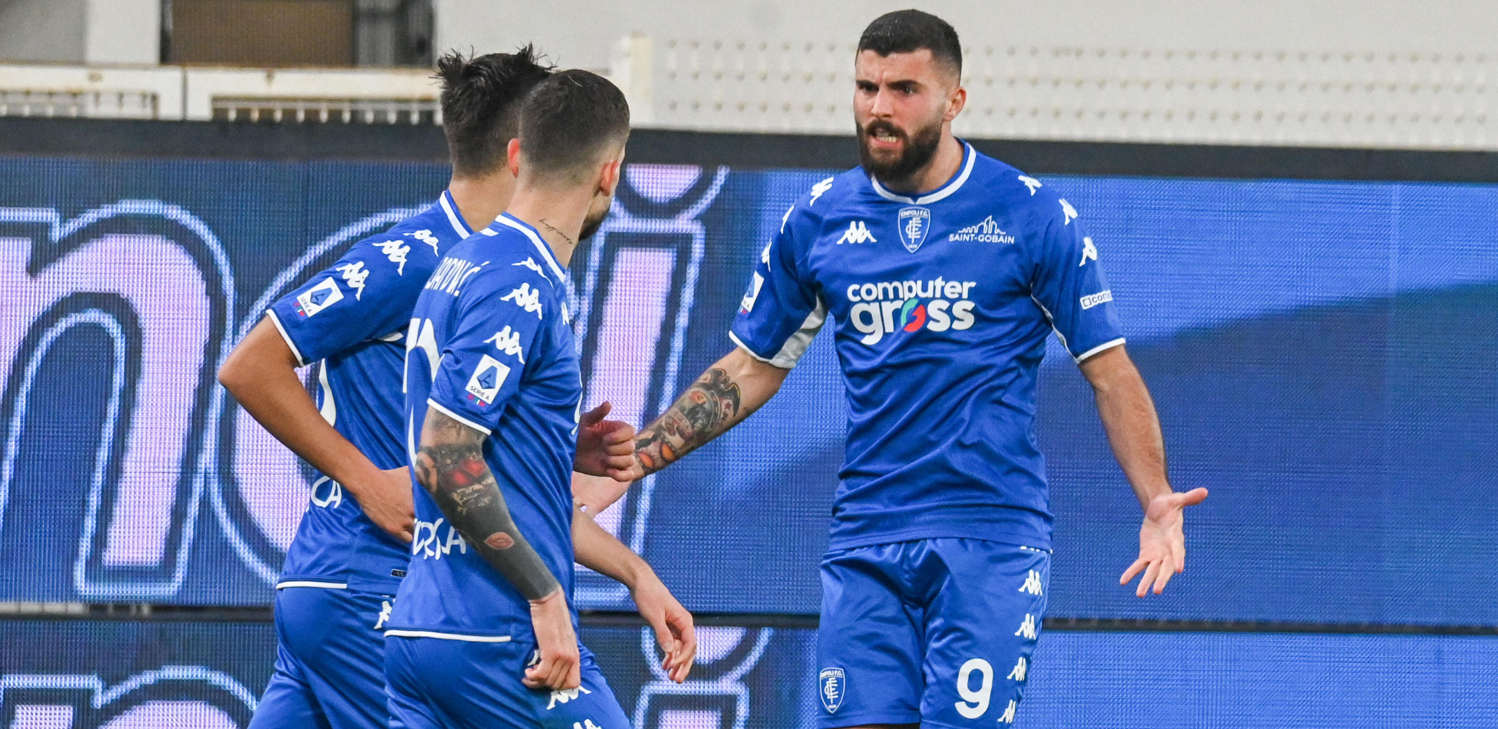 UMETNOST POGAĐANJA MREŽE, ALI SVOJE Pobrkali lončiće, golmani u čudu (VIDEO)