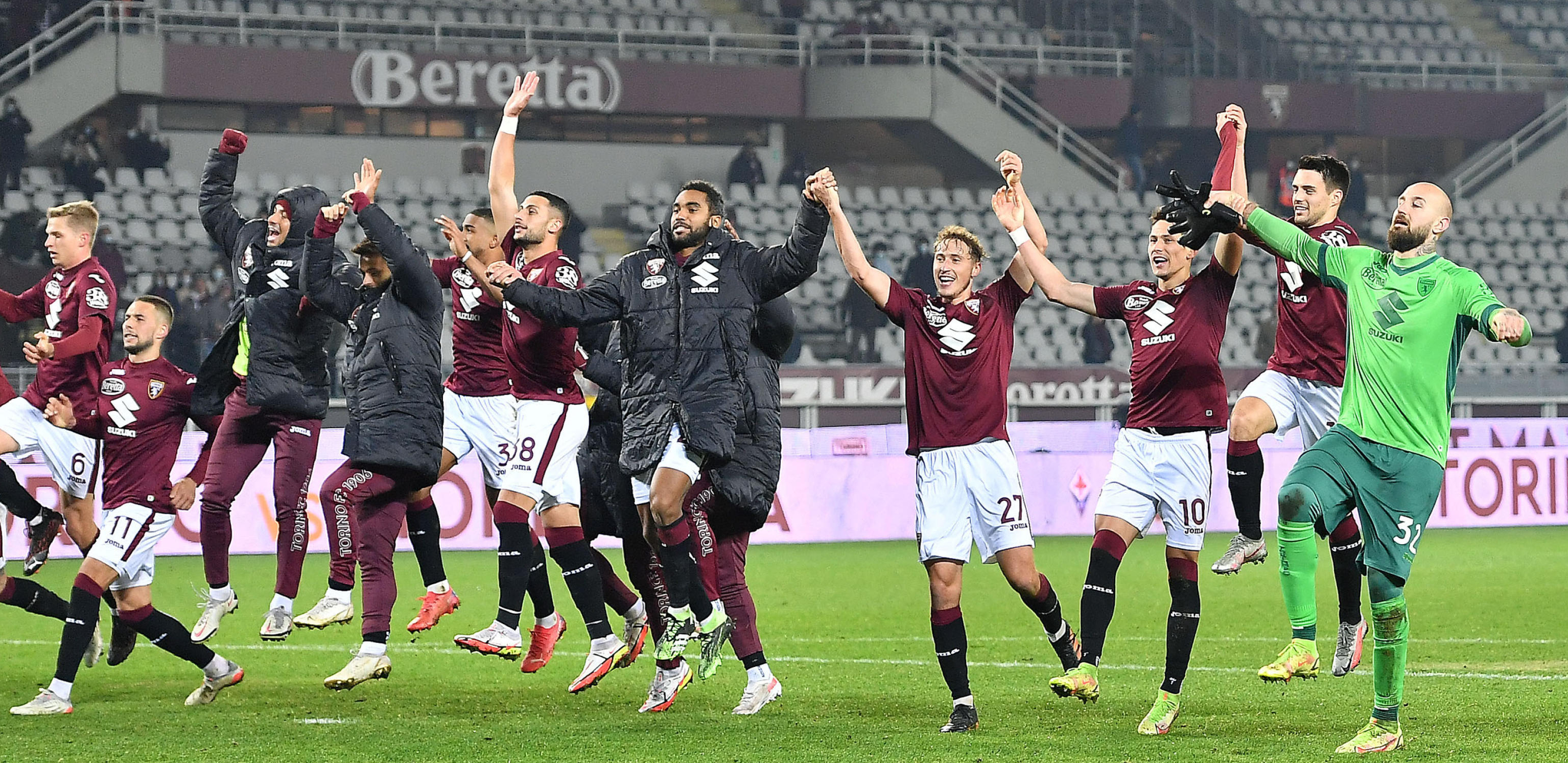 ČETIRI SRBINA NA TERENU U okršaju reprezentativaca radovali se Saša i Vanja (VIDEO)