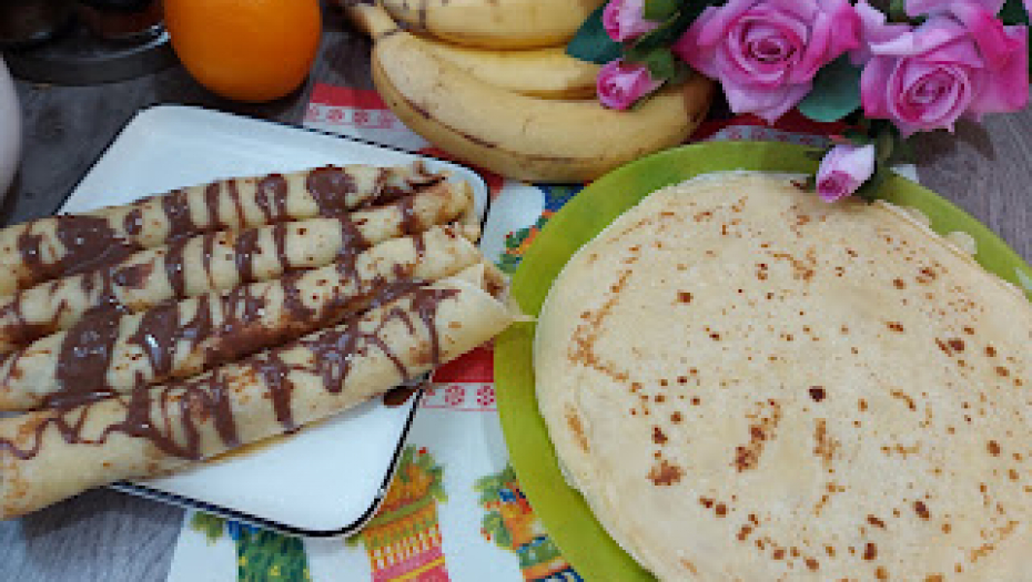 BAKIN RECEPT ZA DOMAĆI SLATKIŠ Palačinke prelivene čokoladom, zasladite dan mekanim i neodoljivim desertom (VIDEO)