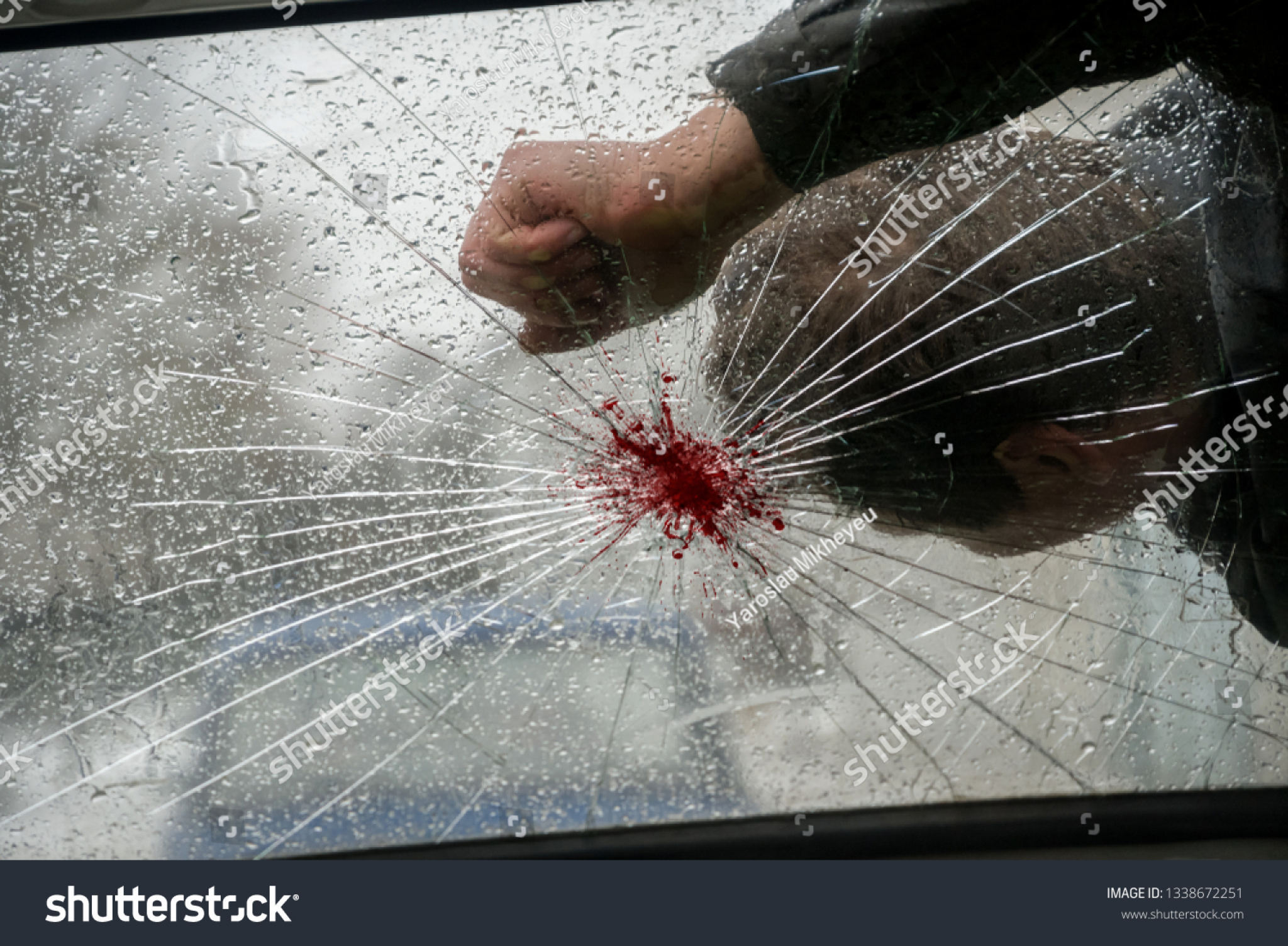 Automobilom prepolovio telo mladića!